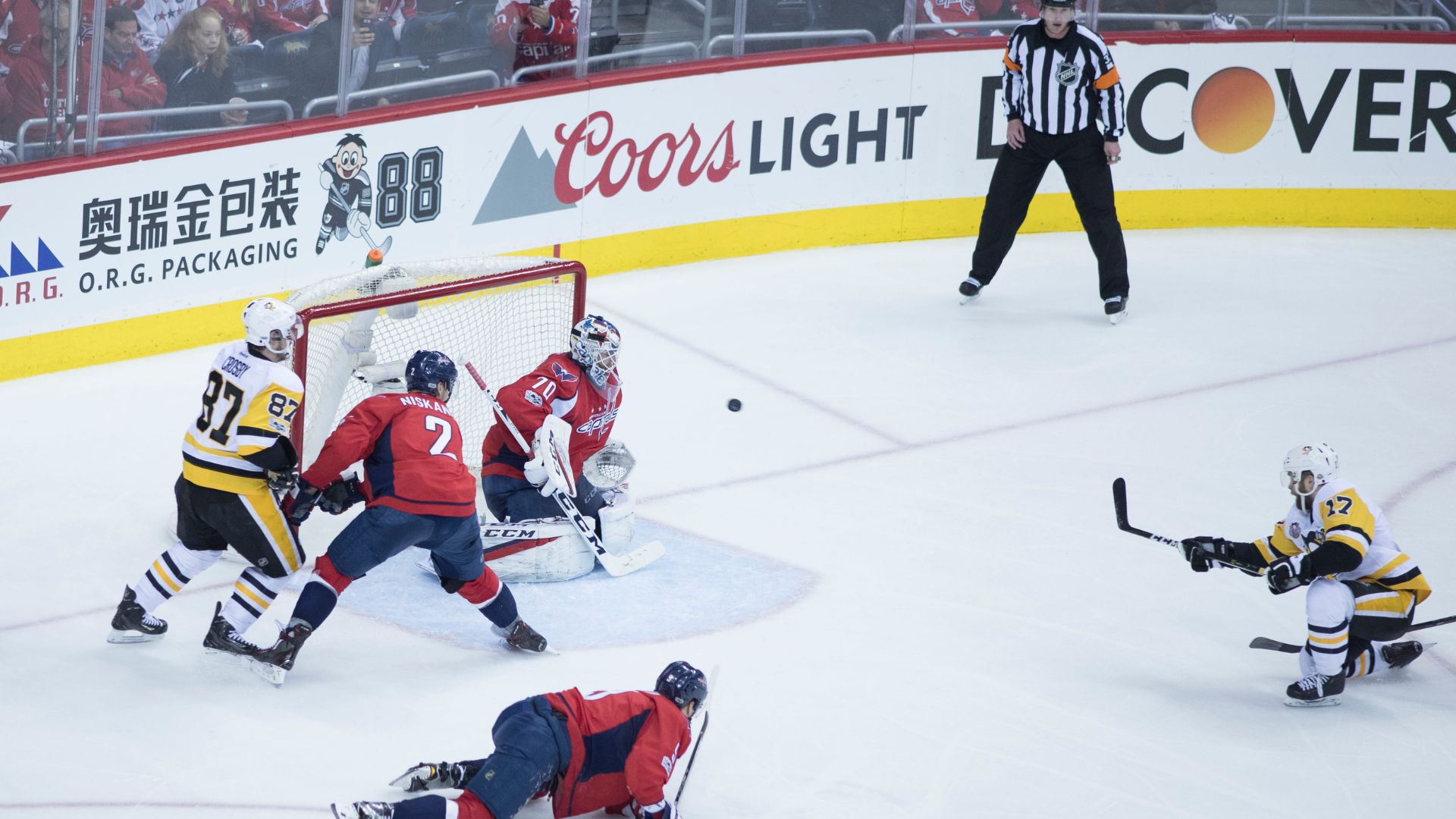 GoalieMonkey Shop -GoalieMonkey Shop Green and Beige Minimalist Skincare Product Presentation 2